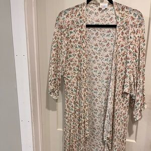 Cute floral kimono! So cute for a baby shower or gender reveal!